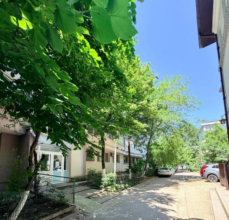Apartament in Giulesti Langa Parc si Liceu, Bloc Anvelopat