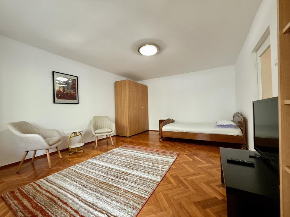 Garsonieră spațioasă de închiriat – 42 mp, zona Piața Alba Iulia