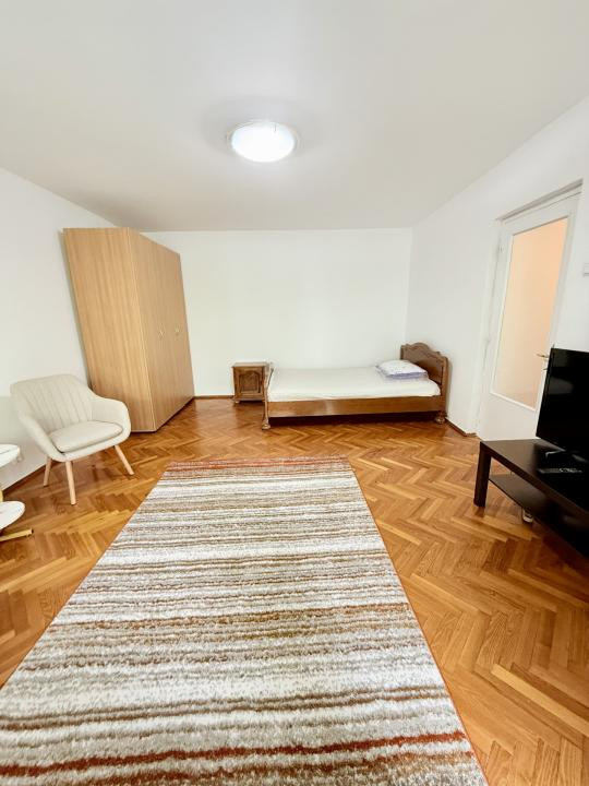 Garsonieră spațioasă de închiriat – 42 mp, zona Piața Alba Iulia