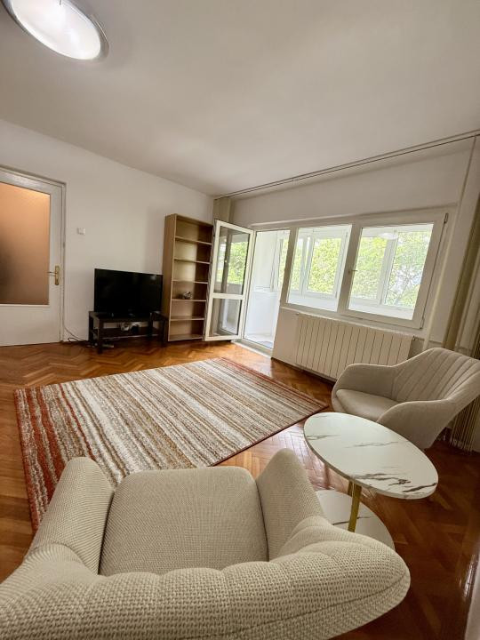 Garsonieră spațioasă de închiriat – 42 mp, zona Piața Alba Iulia