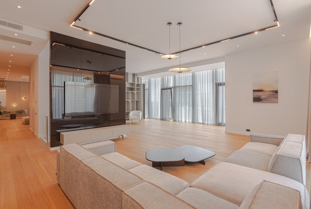 Duplex 310 mp, 4 camere + dining, One Herastrau Towers