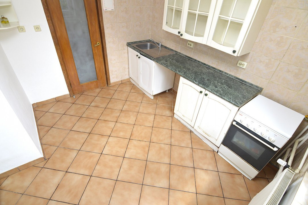 VANZARE APARTAMENT 3 CAMERE UNIRII – NERVA TRAIAN