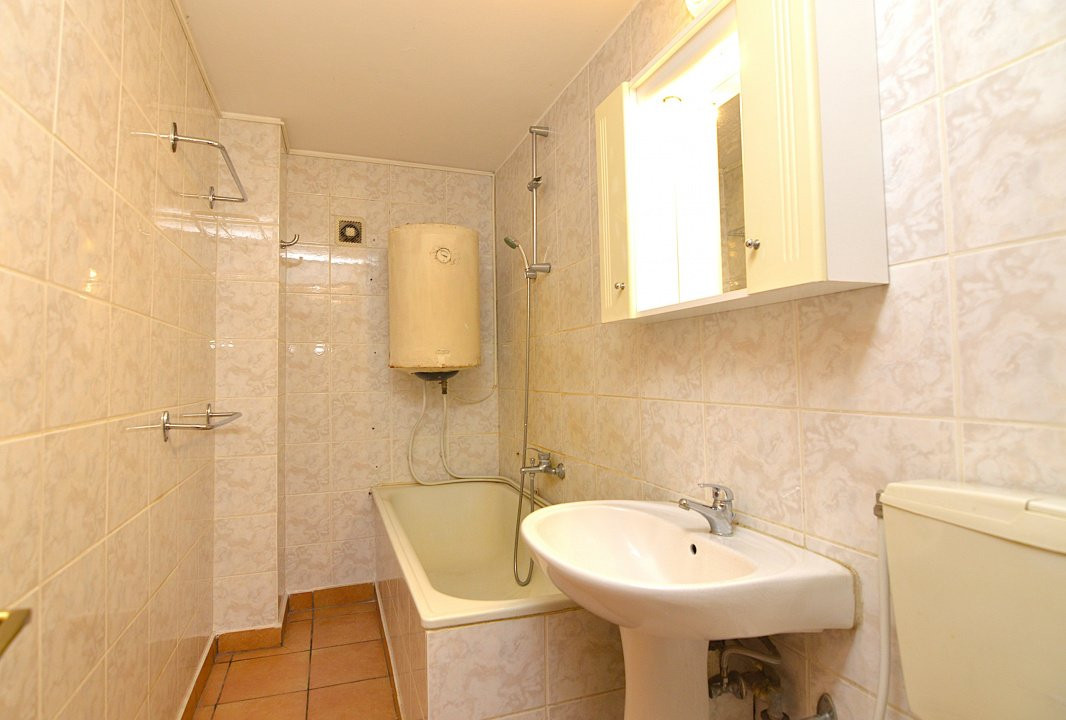 VANZARE APARTAMENT 3 CAMERE UNIRII – NERVA TRAIAN