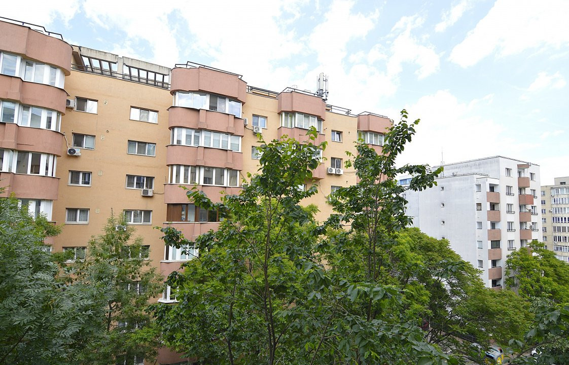 VANZARE APARTAMENT 3 CAMERE UNIRII – NERVA TRAIAN