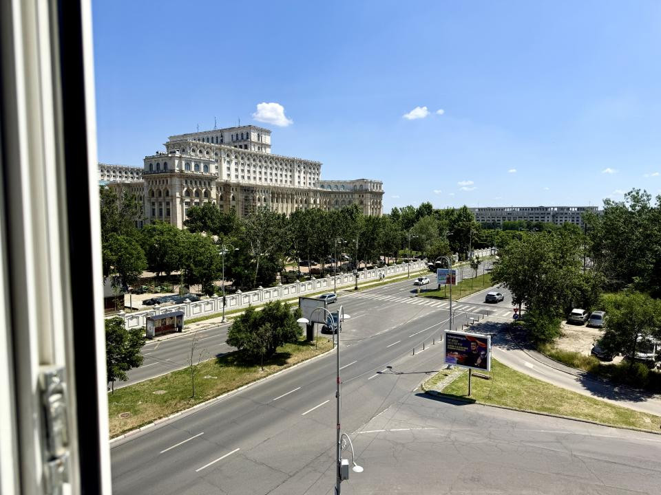 Garsonieră de 45 mp cu vedere panoramică Palatul Parlamentului – Locație Premium