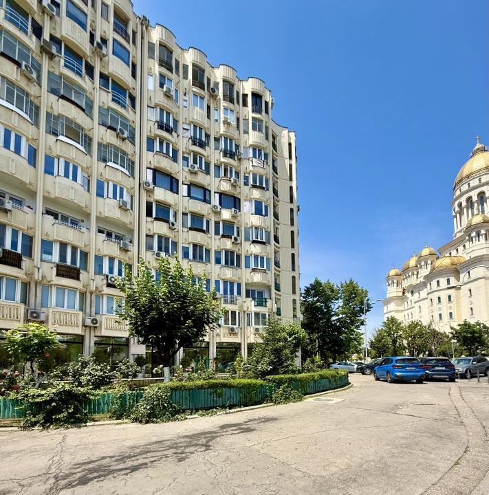 Garsonieră de 45 mp cu vedere panoramică Palatul Parlamentului – Locație Premium