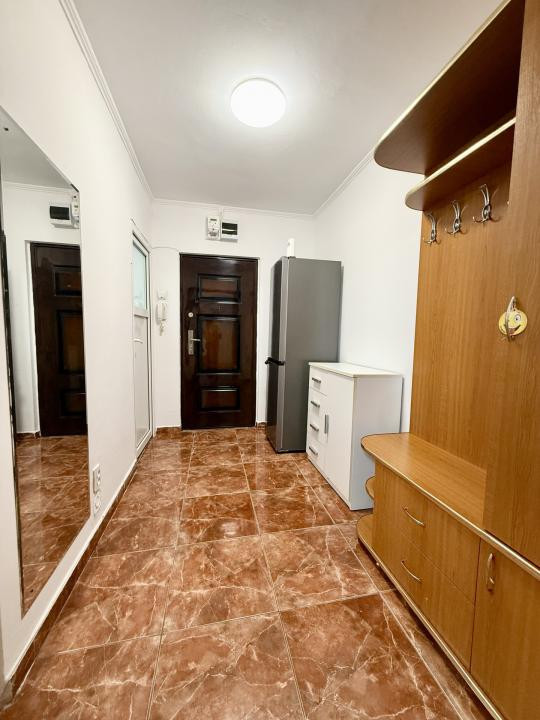 Garsonieră decomandată, luminoasă, în zona Constantin Brâncoveanu 