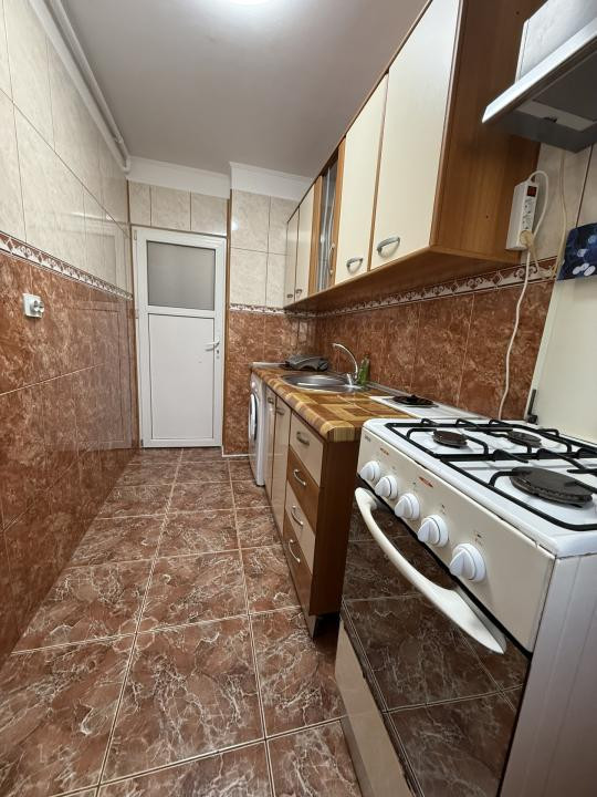 Garsonieră decomandată, luminoasă, în zona Constantin Brâncoveanu 
