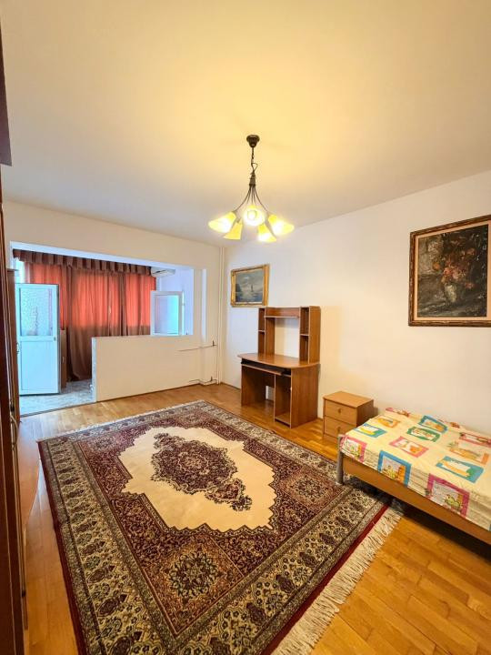 Apartament spatios cu 3 camere, 92 mp, 2 bai și metrou la 5 minute 