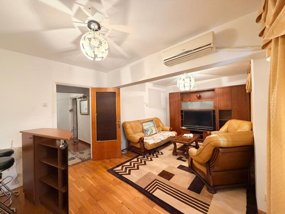 Apartament spatios cu 3 camere, 92 mp, 2 bai și metrou la 5 minute 