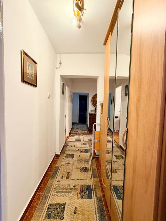Apartament spatios cu 3 camere, 92 mp, 2 bai și metrou la 5 minute 