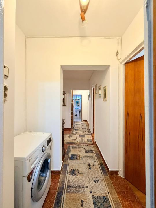 Apartament spatios cu 3 camere, 92 mp, 2 bai și metrou la 5 minute 