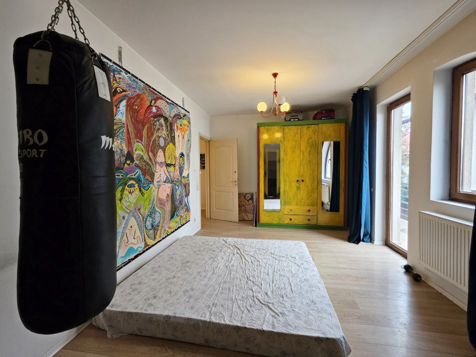 Vila spatioasa si luminosa, str. Ghioceilor, Bragadiru