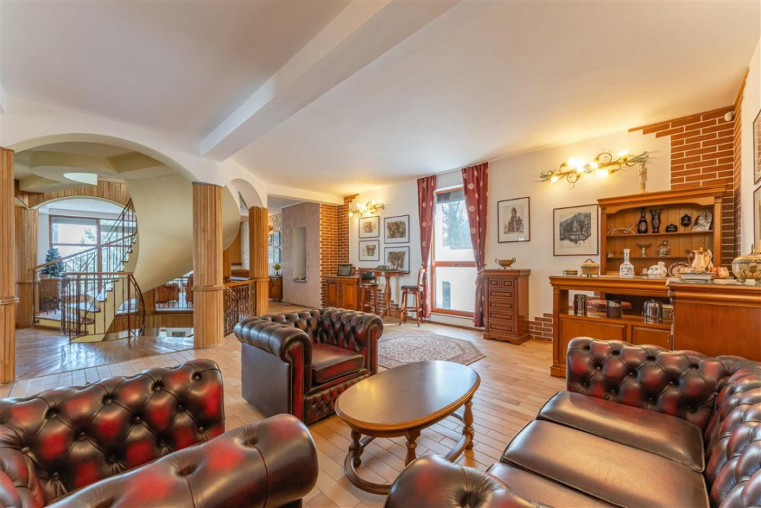 Castelariu: spectacol panoramic, locatie prestigioasa, exclusivist confort