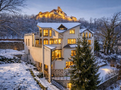 Castelariu: spectacol panoramic, locatie prestigioasa, exclusivist confort