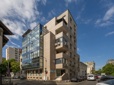 Unirii – Radu Vodă | Spațiu Comercial 248 mp | Două Fronturi Stradale