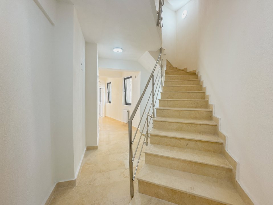 Bloc Piata Unirii - Pretabil rezidential, Airbnb, Hotel, Clinica medicala! NOU