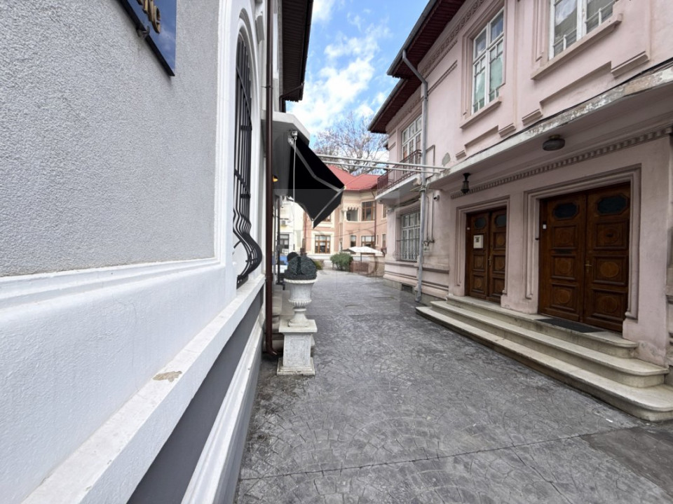 Zece Mese - Moșilor | Ideal Sediu Firma