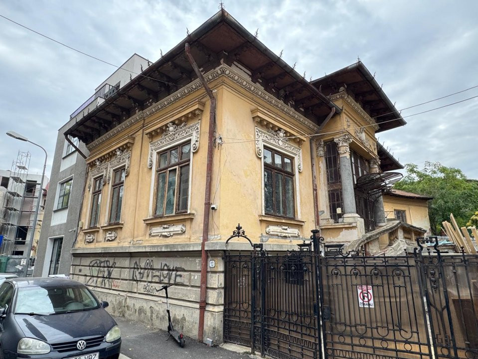 Vilă arhitectură deosebită - consolidată - Cismigiu - Calea Victoriei - Romana