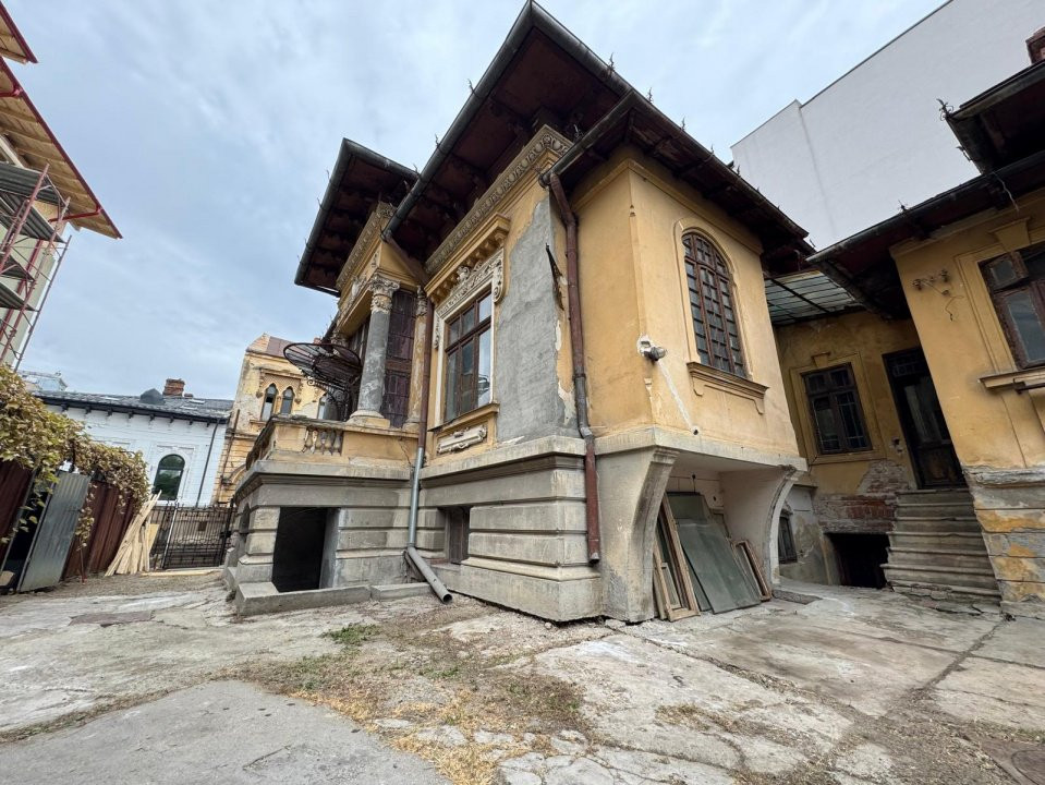 Vilă arhitectură deosebită - consolidată - Cismigiu - Calea Victoriei - Romana