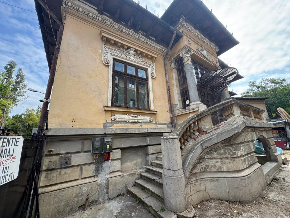 Vilă arhitectură deosebită - consolidată - Cismigiu - Calea Victoriei - Romana