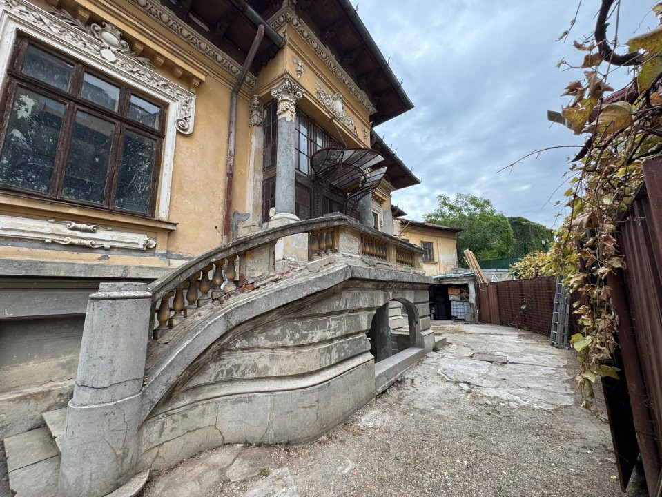 Vilă arhitectură deosebită - consolidată - Cismigiu - Calea Victoriei - Romana