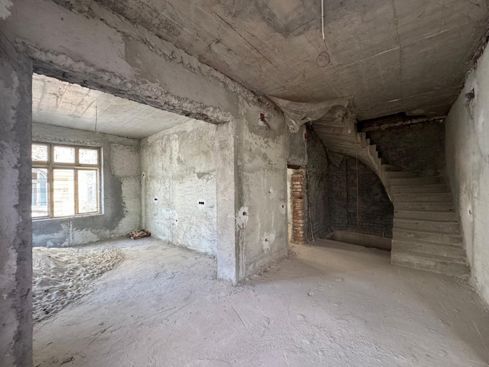 Vilă arhitectură deosebită - consolidată - Cismigiu - Calea Victoriei - Romana