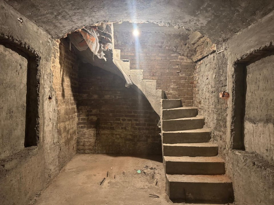 Vilă arhitectură deosebită - consolidată - Cismigiu - Calea Victoriei - Romana