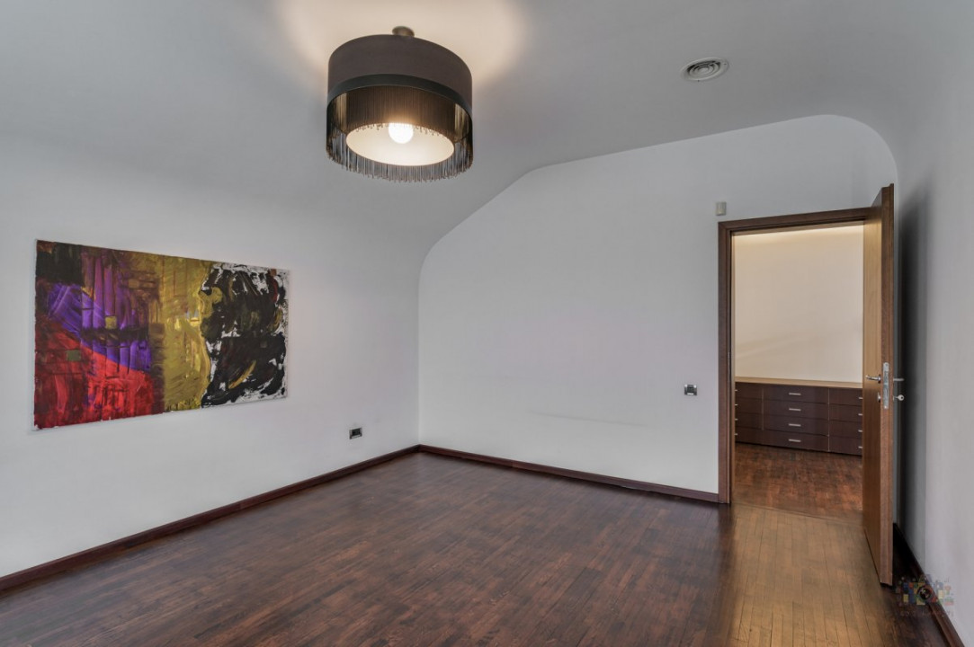 IANCU NICOLAE - COMPLEX TRAIAN, VILA 400 MP TOTAL, LOT 750 MP!