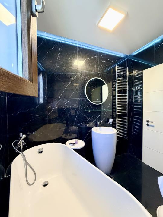 Apartament frumos amenajat cu centrala proprie Gata de Mutat