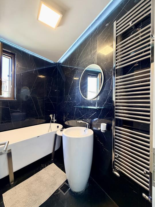 Apartament frumos amenajat cu centrala proprie Gata de Mutat