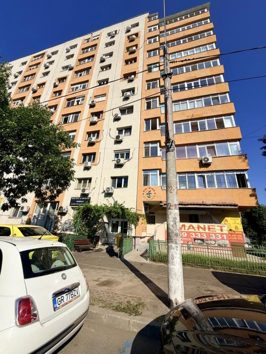 Garsoniera Calea Rahovei, Vis-a-Vis de Liceul Dimitrie Bolintineanu