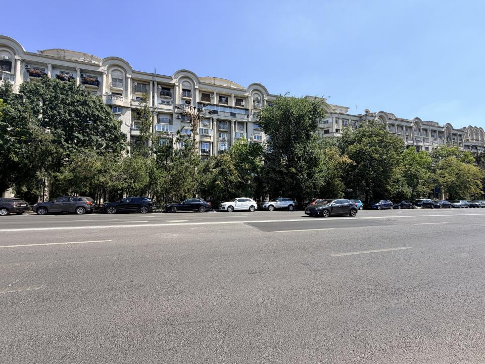 Libertății | 3 camere decomandate | Etaj 5/7 | Vedere Palatul Parlament