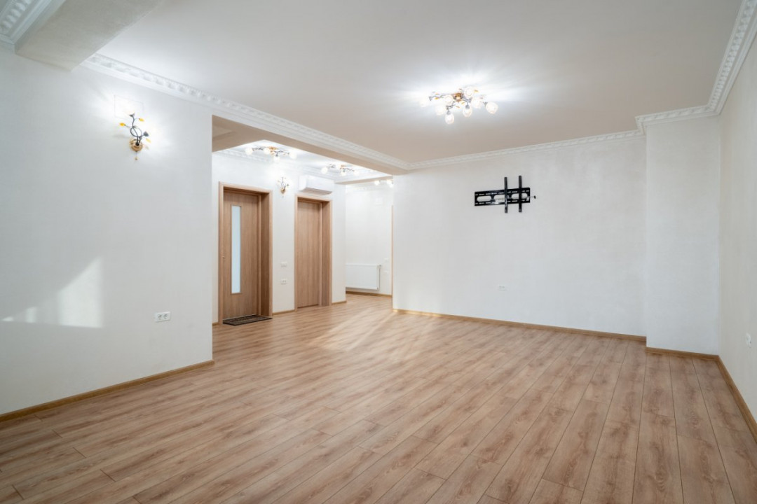 Casă premium de vânzare în Adunații Copăceni – 326 mp utili, 492 mp teren, garaj