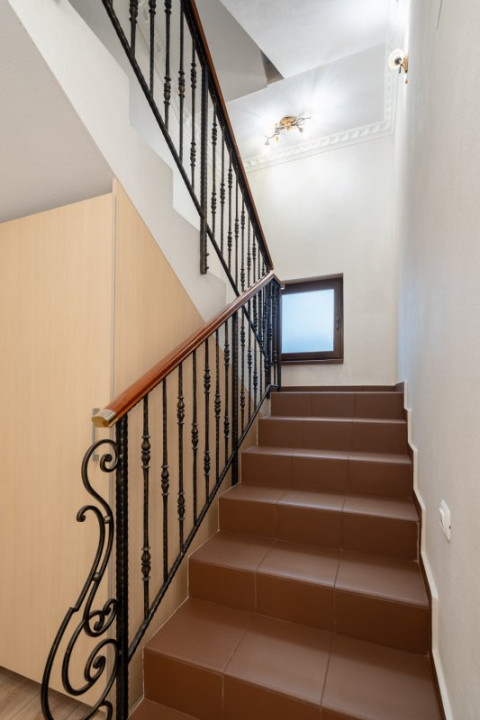 Casă premium de vânzare în Adunații Copăceni – 326 mp utili, 492 mp teren, garaj