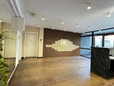 Apartament de Lux cu Grădină Proprie langa Palatul Parlamentului