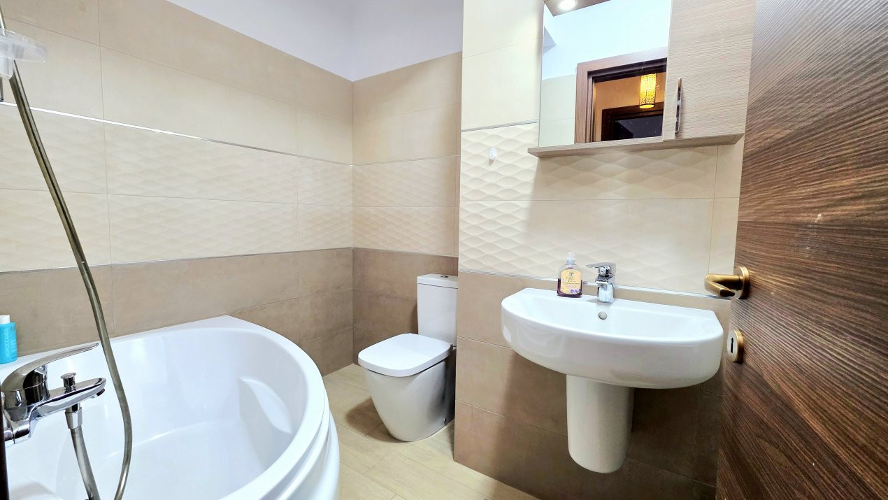 Apartament decomandat  cu 3 camere si 2 bai, 13 Septembrie – Marriott