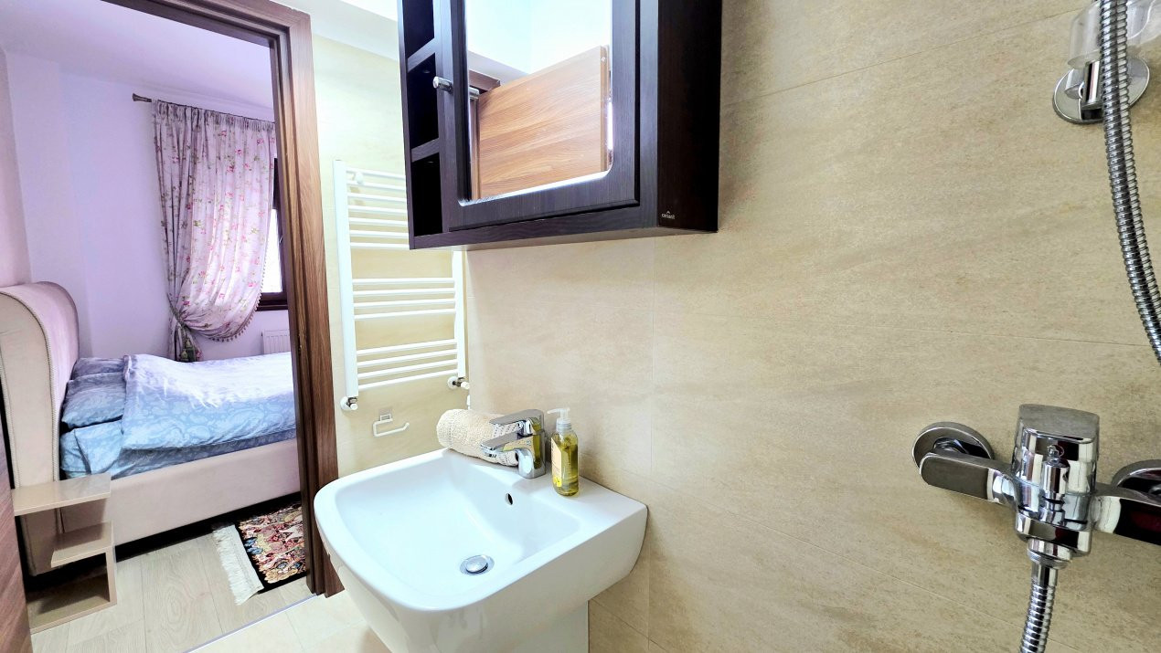 Apartament decomandat  cu 3 camere si 2 bai, 13 Septembrie – Marriott