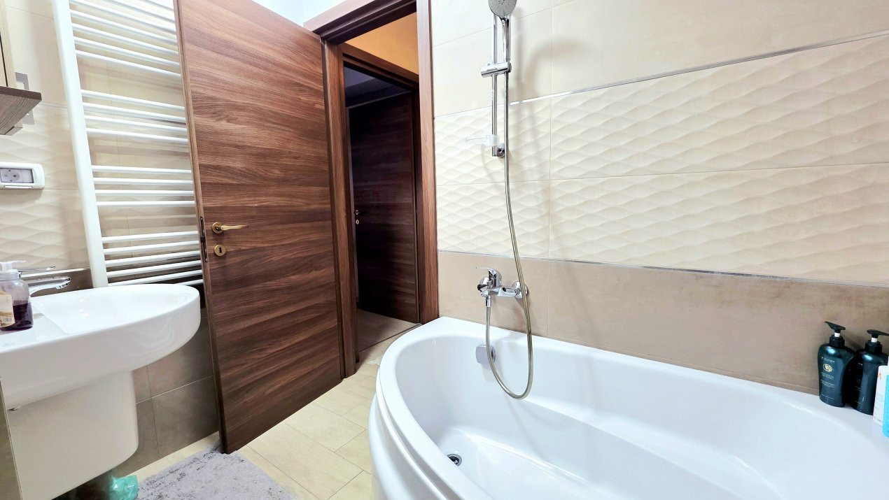Apartament decomandat  cu 3 camere si 2 bai, 13 Septembrie – Marriott
