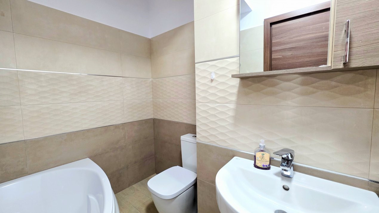 Apartament decomandat  cu 3 camere si 2 bai, 13 Septembrie – Marriott