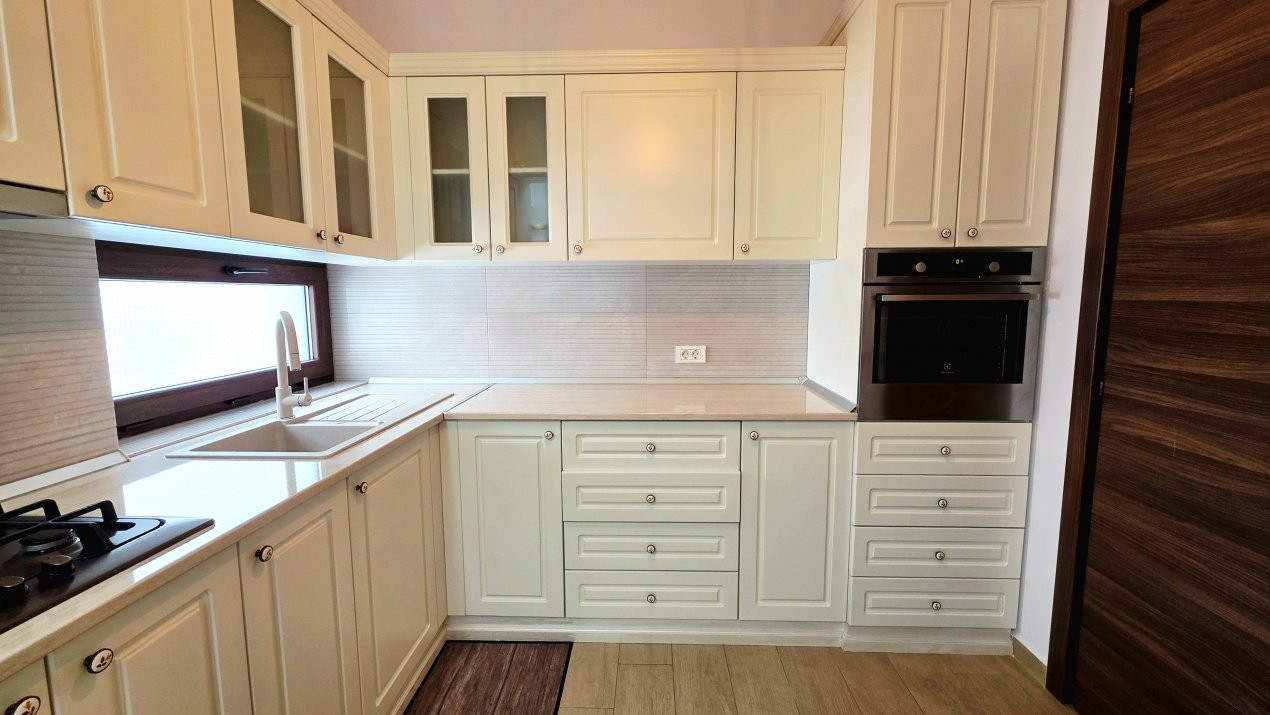 Apartament decomandat  cu 3 camere si 2 bai, 13 Septembrie – Marriott
