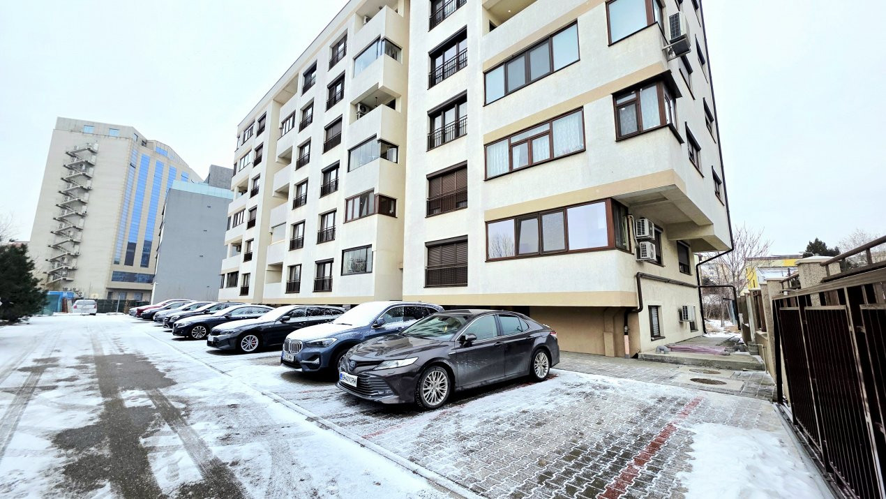 Apartament decomandat  cu 3 camere si 2 bai, 13 Septembrie – Marriott