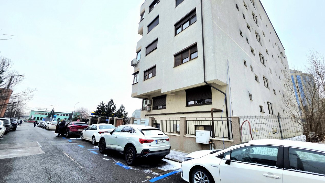 Apartament decomandat  cu 3 camere si 2 bai, 13 Septembrie – Marriott
