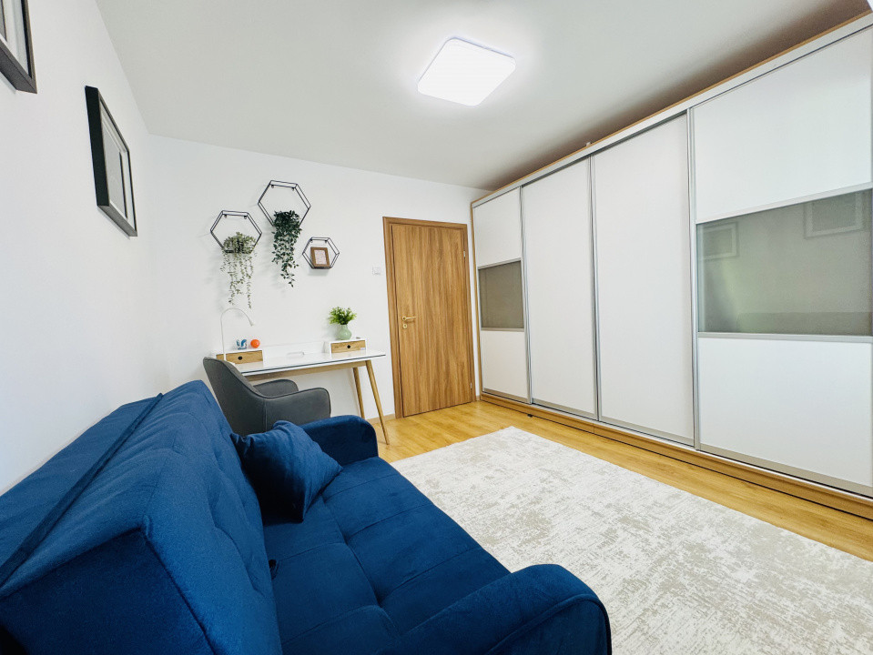 Apartament frumos amenajat cu  4 camere in Decebal-Metrou Muncii