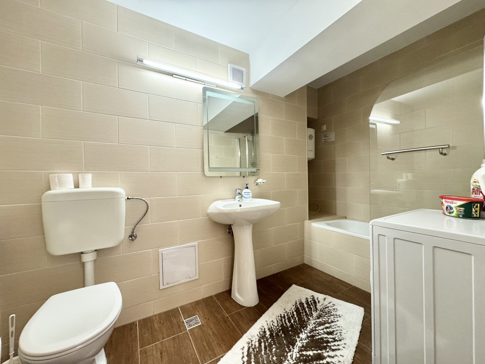 Apartament frumos amenajat cu  4 camere in Decebal-Metrou Muncii
