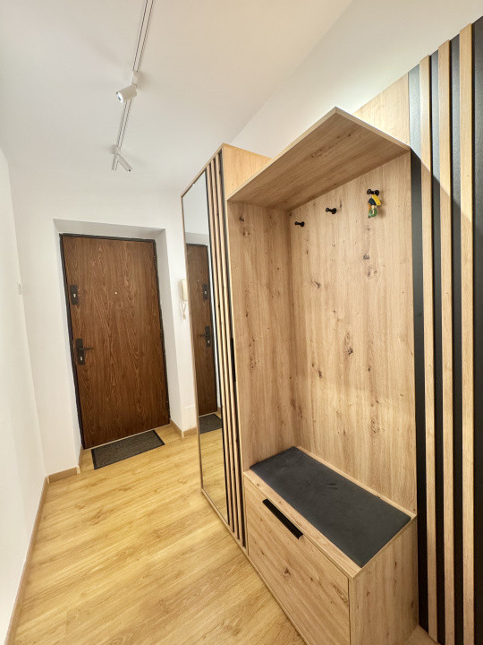 Apartament frumos amenajat cu  4 camere in Decebal-Metrou Muncii