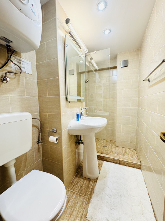 Apartament frumos amenajat cu  4 camere in Decebal-Metrou Muncii
