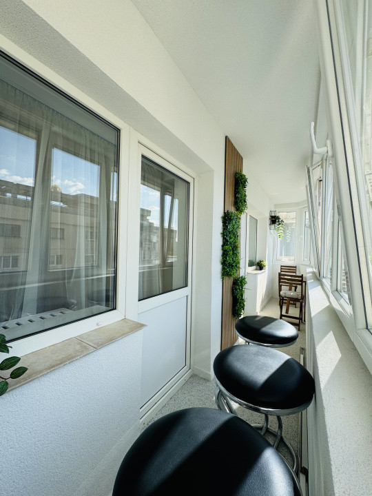 Apartament frumos amenajat cu  4 camere in Decebal-Metrou Muncii
