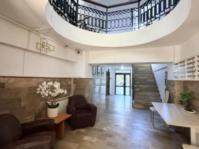 Spatiu Bulevardul Unirii/ Birouri/ 4 camere 