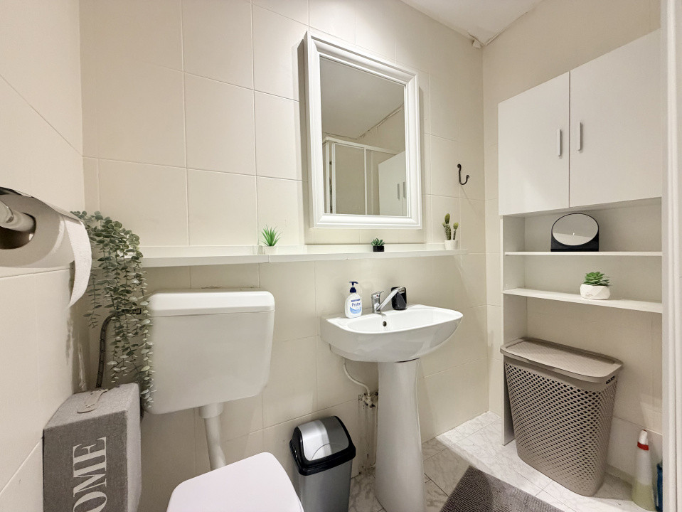 Cozy Studio luminos in Banu Manta - Victoriei cu pat si canapea